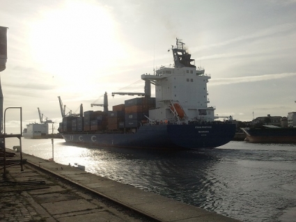 “FRISIA ROSTOCK” OPERADO NON-STOP
