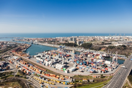 TCL CHEGA AOS 3.250 TEU/DIA