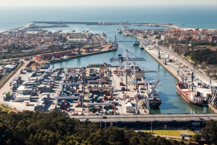 ANOTHER DAY “THREATENING” THE 4,000 TEU