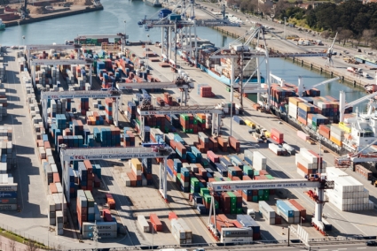 YILPORT LEIXÕES PERTO DOS 4000 TEU / DIA