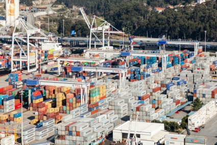 YILPORT LEIXÕES COM NOVO RECORDE DE 685 MIL TEU