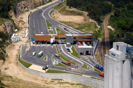 CAMIÕES ESPERAM APENAS 15 MINUTOS