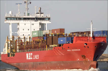 “WEC VERMEER” ACIMA DOS 1.300 TEU